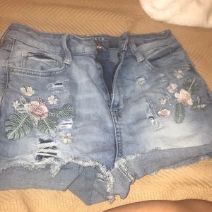 FLOWER SHORTS